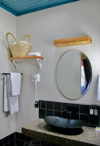 Bathroom 3, Hotel La Tarjea, Catorce