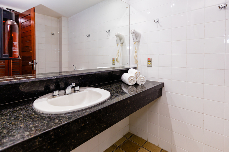 Bathroom 5, Mirai Beach Hotel, Natal