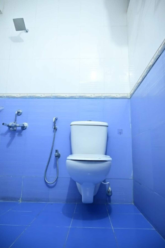 Bathroom 4, ECR Inn, Kancheepuram