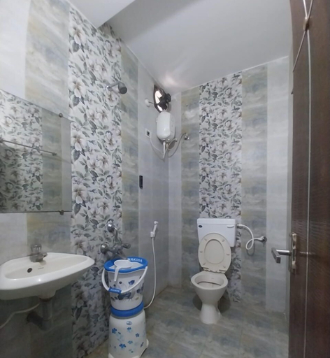 Bathroom, Smart Stay, Krishna