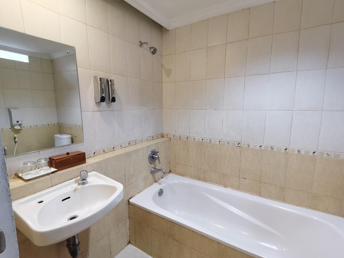 Bathroom 7