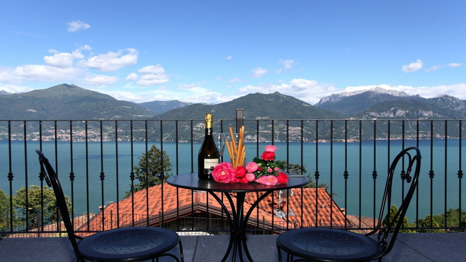 Others 3, Villa Serena, Como