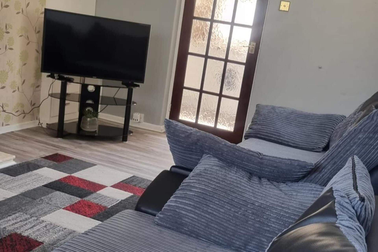 Others 4, Doncaster-house-sleeps6-parking-garden, Doncaster