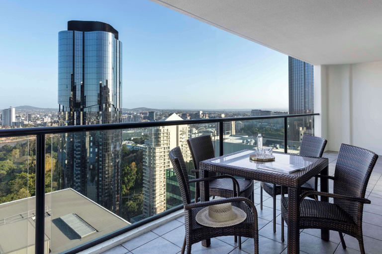 Oaks Brisbane River City Suites, Brisbane