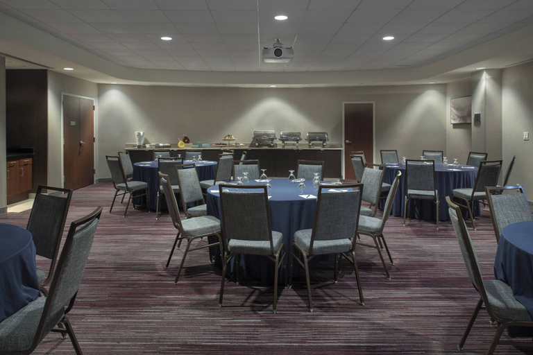 Food & Drinks 5, Courtyard Fort Meade BWI Business District, Anne Arundel