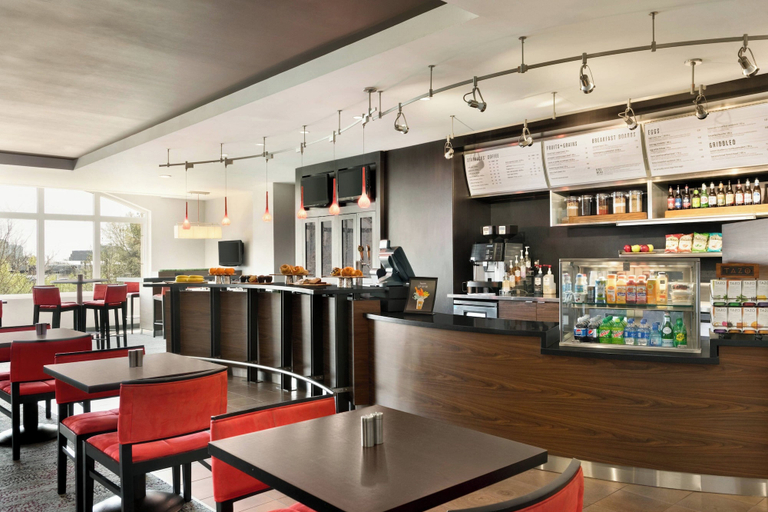 Food & Drinks 5, Courtyard by Marriott Tysons McLean, Fairfax