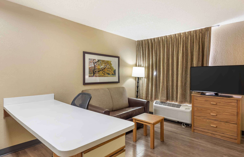 Bedroom 5, Extended Stay America Select Suites Providence Airport, Kent