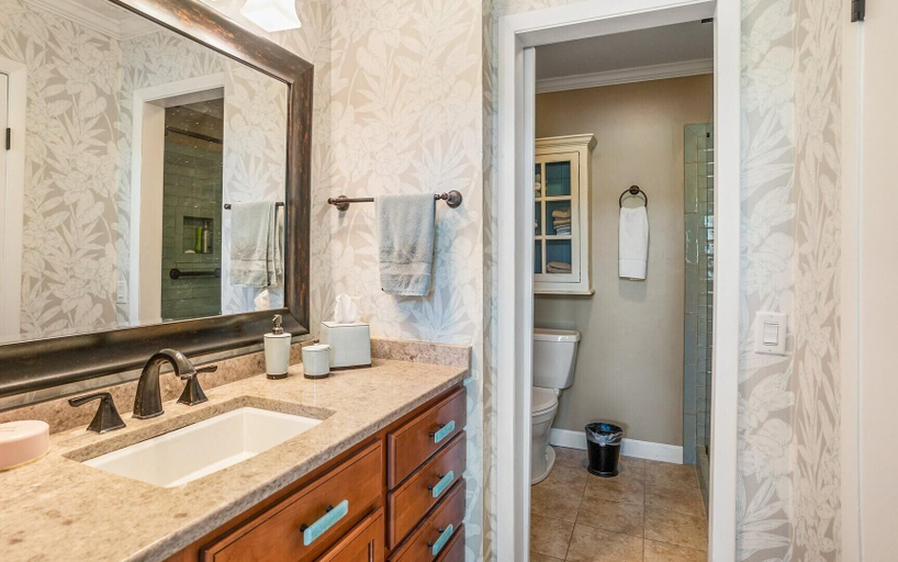 Bathroom 3, 17 Fairway Club Dr, Beaufort