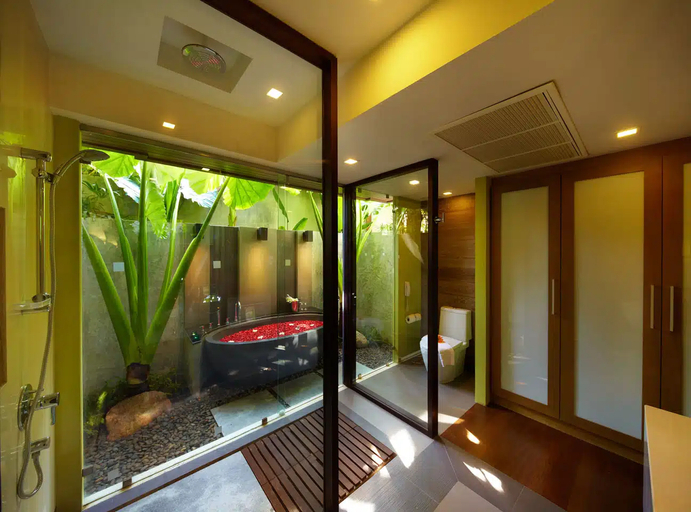 Bathroom 22