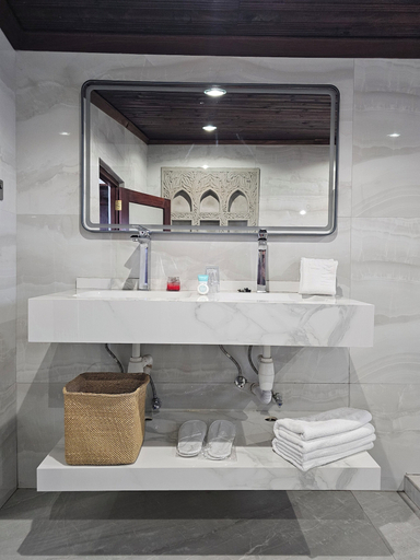 Bathroom 5, Dhow Palace Hotel, Mjini