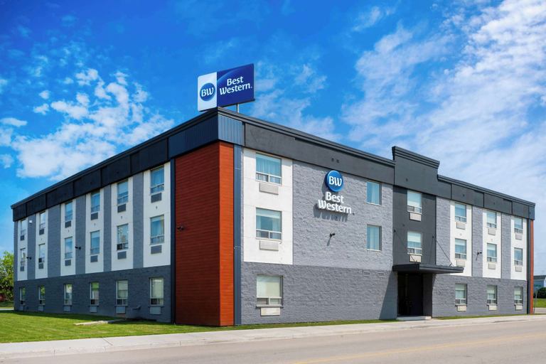Exterior & Views 2, Best Western Swan Castle Inn, Cochrane
