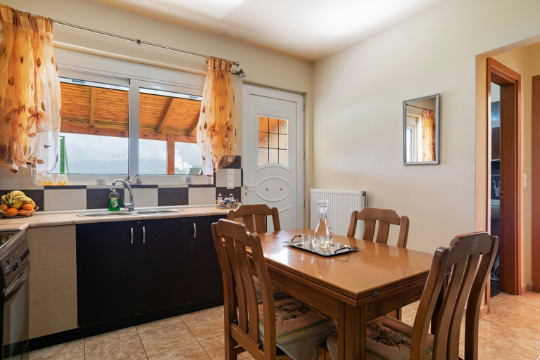 Others 4, Welcoming Apartment in Venerato With Garden, Crete