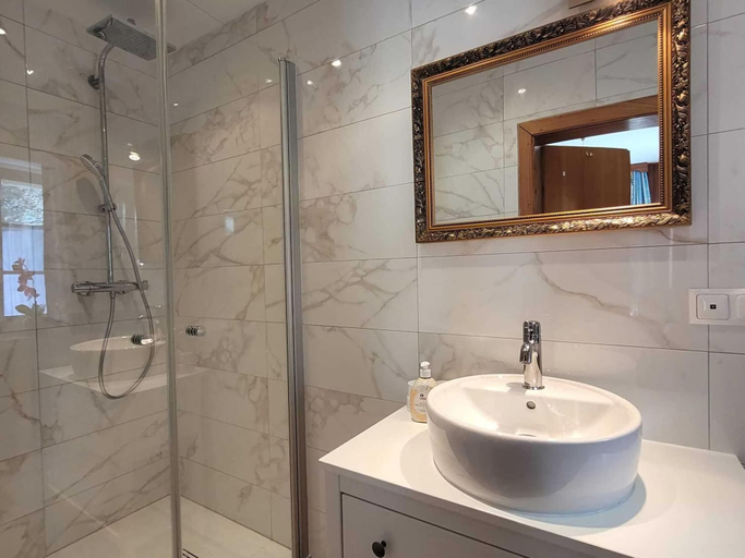 Bathroom 2, Apartment in Feld am See by Brennsee Lake, Villach Land
