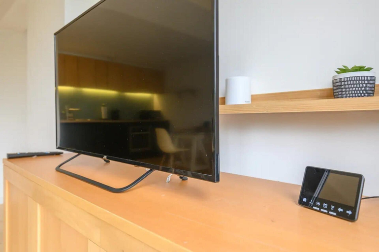 Interior 2, Leeds - Sleeps 4 - Free Parking, Leeds