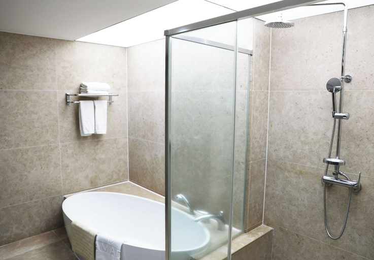 Bathroom 5