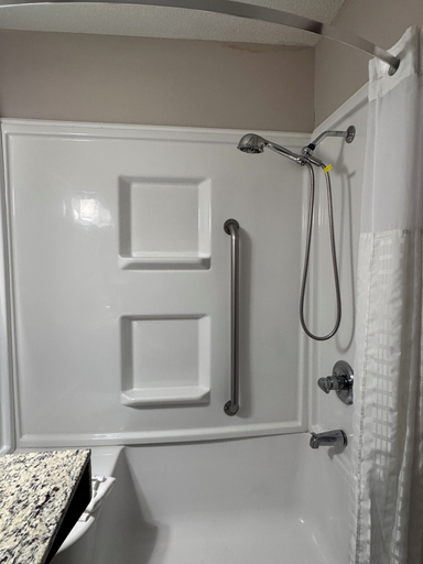 Bedroom 4, Baymont Inn & Suites by Wyndham Richmond, McHenry