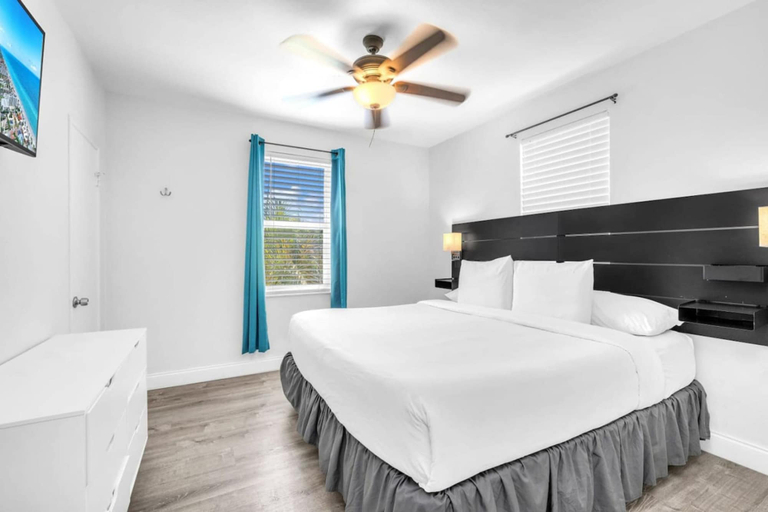 Room 5, Cozy Corner Beach Apartment, Broward