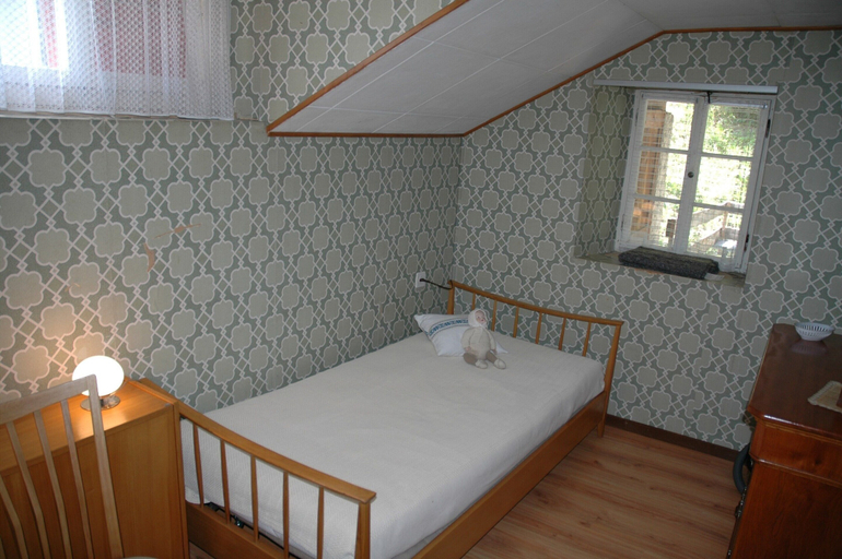Bedroom 3, Charming Chalet Near Trails, Raron