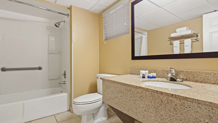 Bathroom 3, Best Western Fort Myers Waterfront, Lee