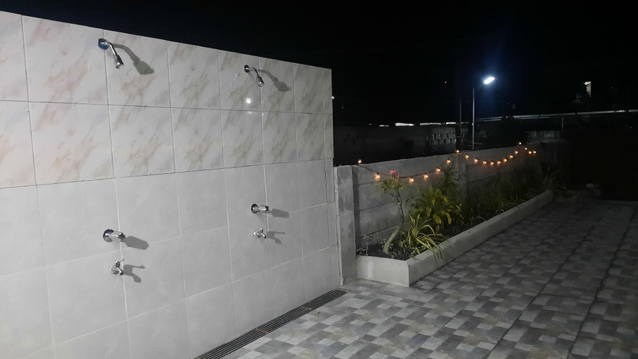 Bathroom, LS Resthouse-Loft Studio w/ kitchen & pool access, Calapan City