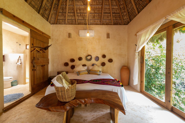 Bedroom 2, Casa Mariposa Beach Hotel, Dist. Pochutla