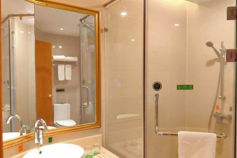 Bathroom 4, Vienna Hotel (Dongcheng South Station Branch), Dongguan