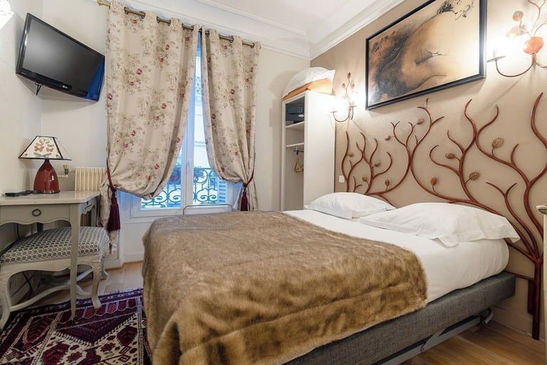 Bedroom 4, Hôtel des Bains, Paris