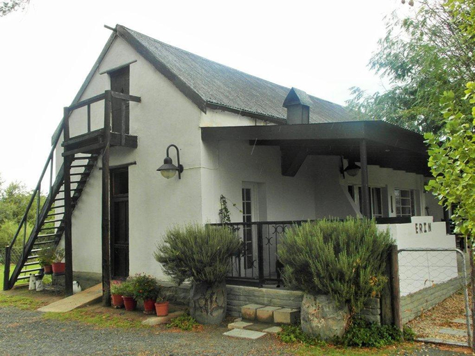 Erin Farmhouse & Cottages, Chris Hani