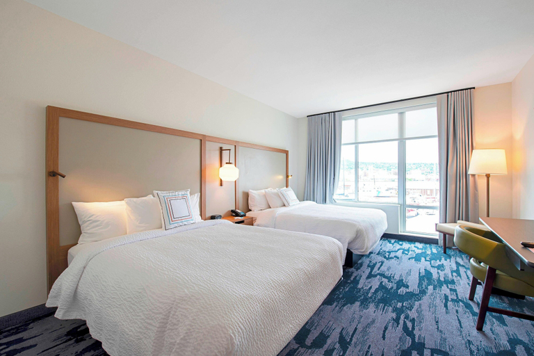 Bedroom 4, Fairfield Inn & Suites by Marriott Duluth Waterfront, Lake Superior