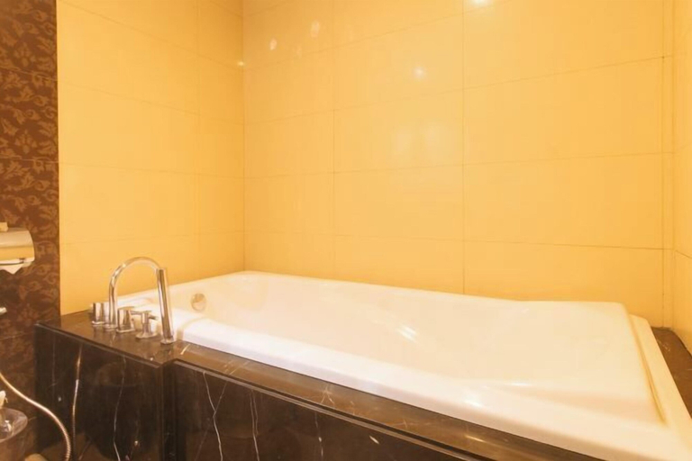 Bathroom 20