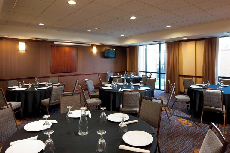 Food & Drinks 5, Courtyard by Marriott Brownsville, Cameron