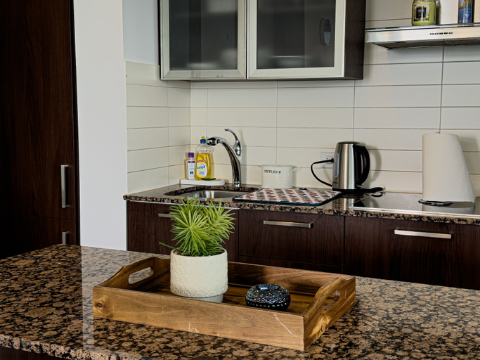 Others 5, Luxury 2 Bedroom Lakeview, Toronto
