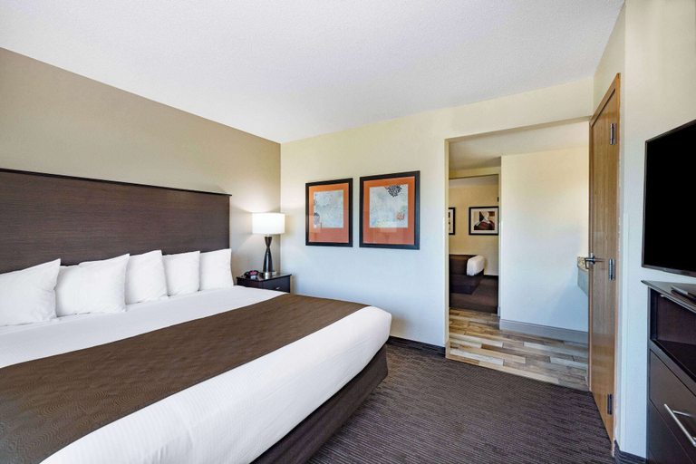 Bedroom 3, AmericInn by Wyndham Apple Valley, Dakota