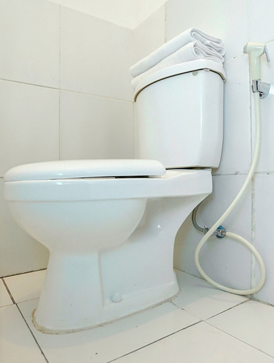 Bathroom 5, Hotel O Mojoanyar Near Terminal Bis Mojokerto, Mojokerto
