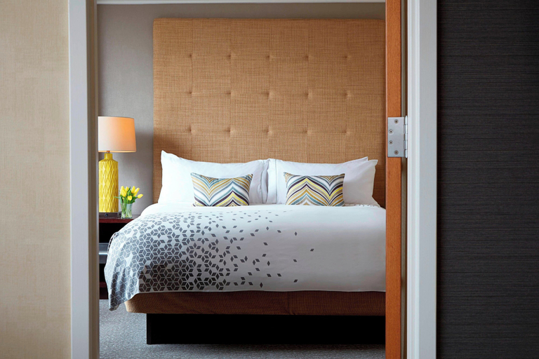 Bedroom 5, Renaissance Columbus Downtown Hotel, Franklin