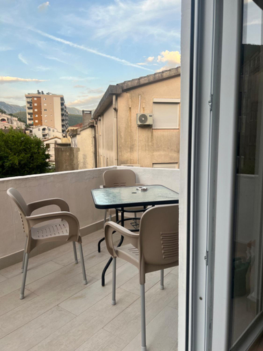 Others 5, Kordic Apartments and rooms