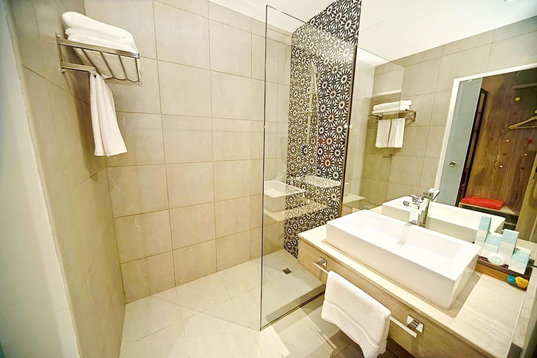 Bathroom 5, Kingsgate Hotel Al Jaddaf, Dubai