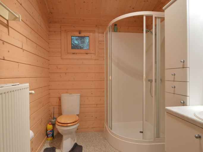 Bathroom 3, Peaceful Chalet Retreat, Antwerpen