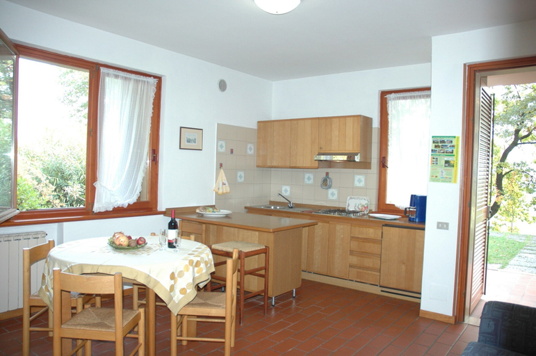 Private kitchen 4, Holiday Home in Garda Near Lake & Pool, Verona