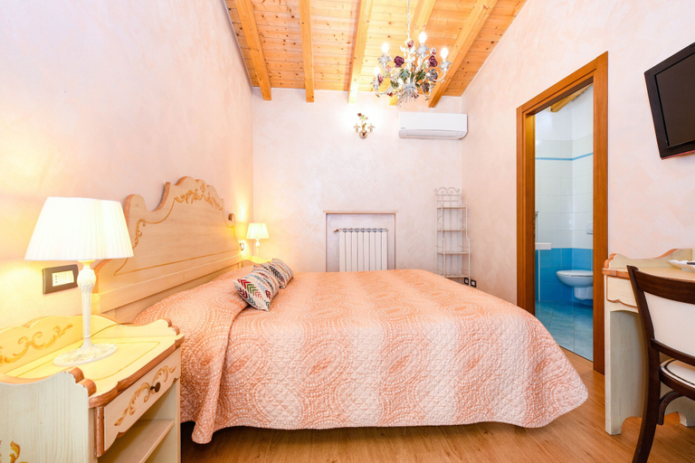 Bedroom 5, Camere America B&B, Brescia