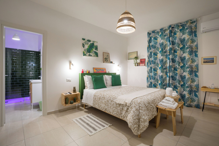 Bedroom 3, Flegreo bed and breakfast, Napoli