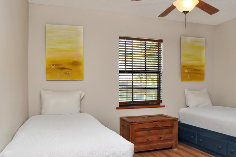 Bedroom 2, Alfie's Place, Gulf