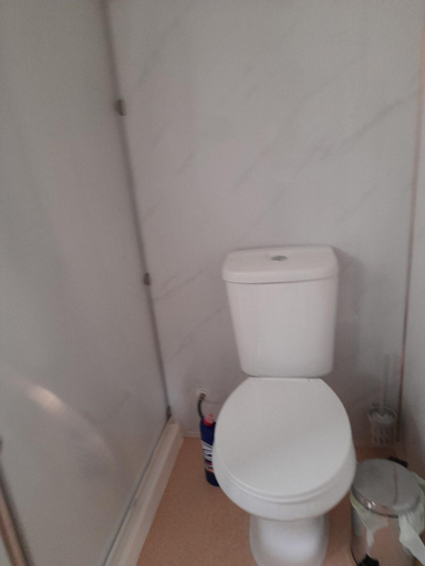 Bathroom 2, Glamping at the Retreat Wiltshire is Rural Bliss, Wiltshire