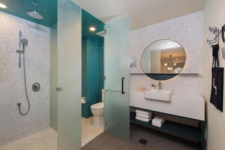 Bathroom 16