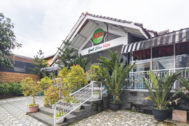 Exterior & Views, Urbanview Alza by RedDoorz, Cianjur