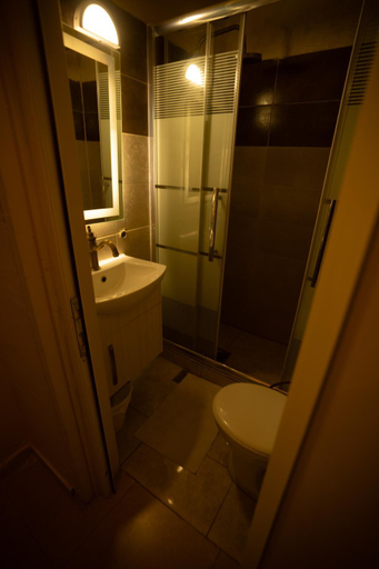 Bathroom 4, Jordan Heritage Madhafah, Salt