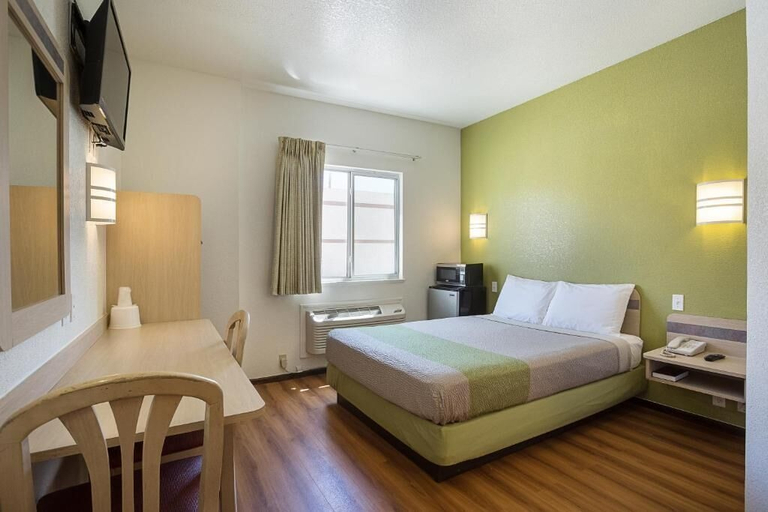 Bedroom 5, Lakeside Inn Lake Havasu City, Mohave