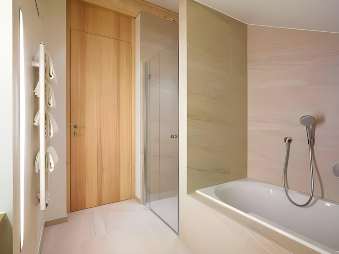 Bathroom 2, Arlberg Lodges, Bludenz