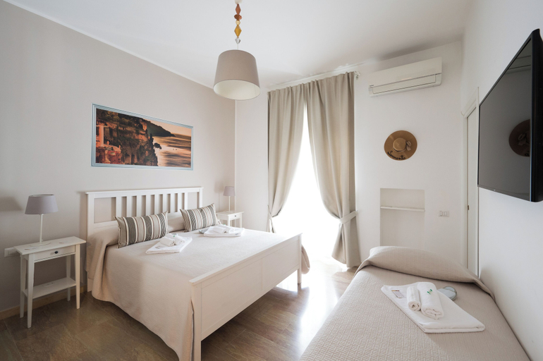Bedroom 2, Panoramic Rooms Salerno, Salerno