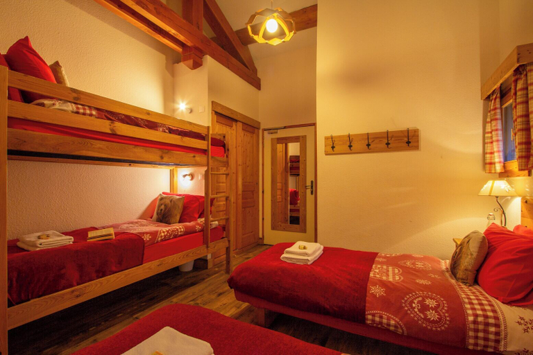 Bedroom 2, Chalet Cœur des Brévières by Chalet Chardons, Savoie